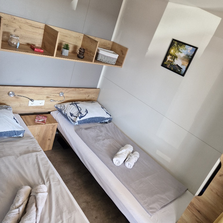 Albatross II - bedroom with two single beds